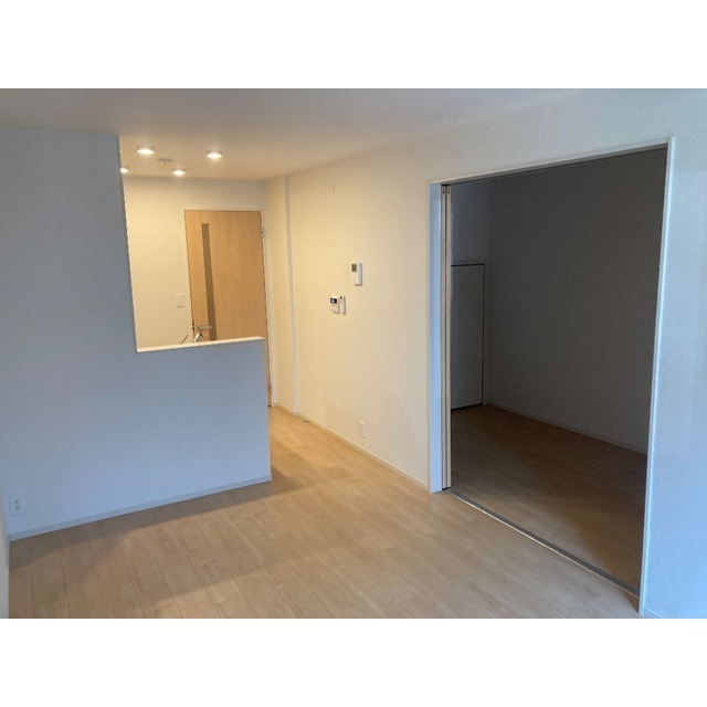 旭ヶ丘KOホームズ103号室 リビング