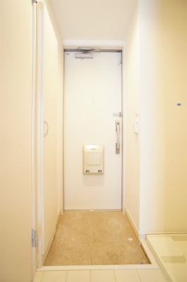 リブリ・サンモール戸塚1階 玄関