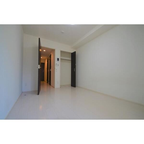 アットリラ稲毛海岸A リビング