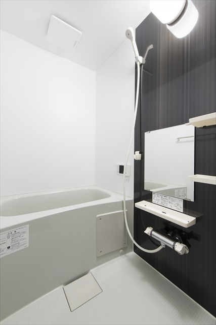 Ｃｏｎｓｏｌａｔｏｒｉａ バストイレ別　追炊き