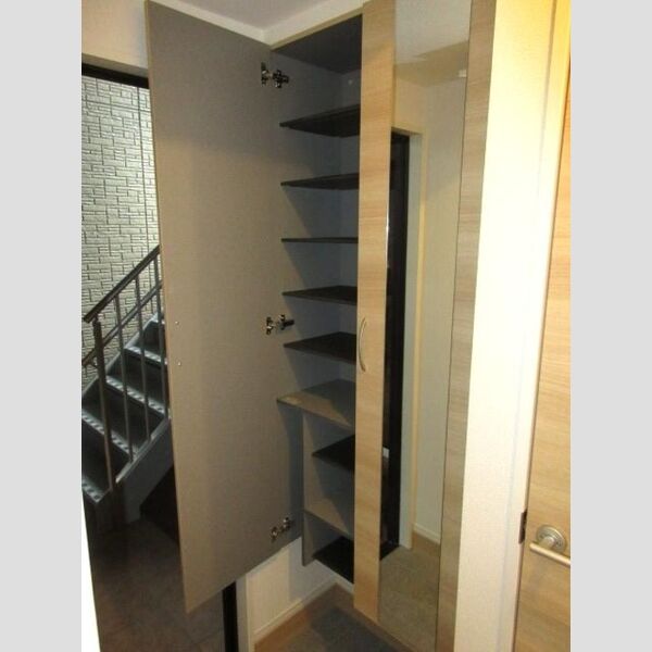 アンジュール坂下 玄関　シューズボックス