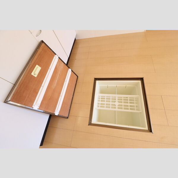 サンアベニューⅡ 床下収納