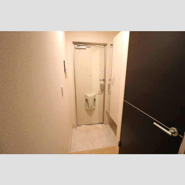 アネモス　A 玄関