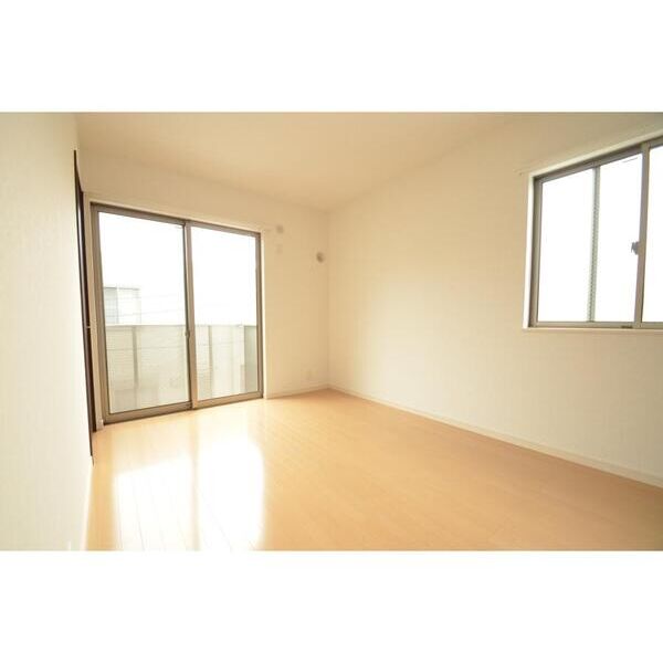 プランドール横濱II リビング