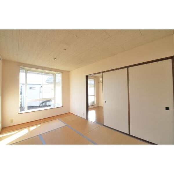 レプリントンハイツA棟103号室 リビング