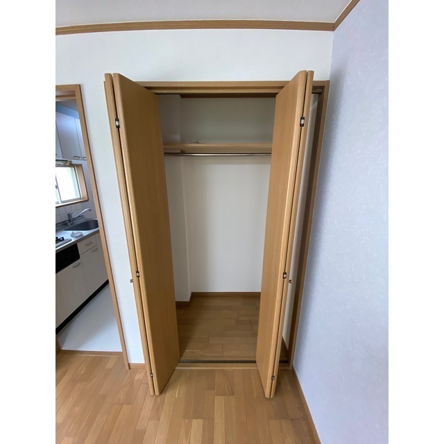 ハイムシマダⅡ101号室 たっぷり入るクローゼット