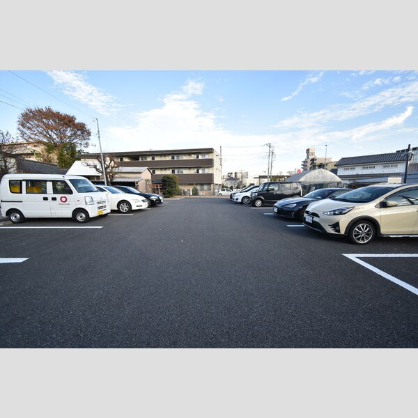 グランテージ306号室 駐車場