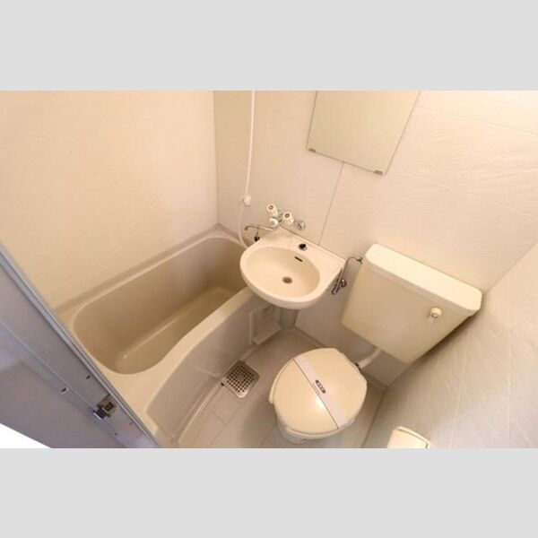 コンフォール小泉303号室 浴室(洗面台付き)