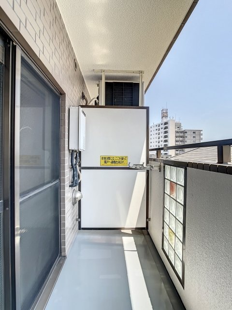 メゾンカルム横浜4階 バルコニー