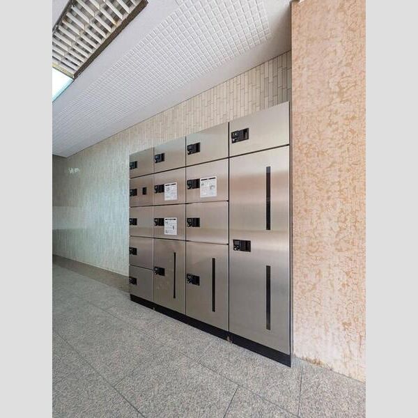 長瀬第三マンション203号室 宅配ボックス