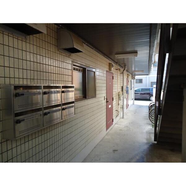 マンション・ナガセ202号室 エントランス