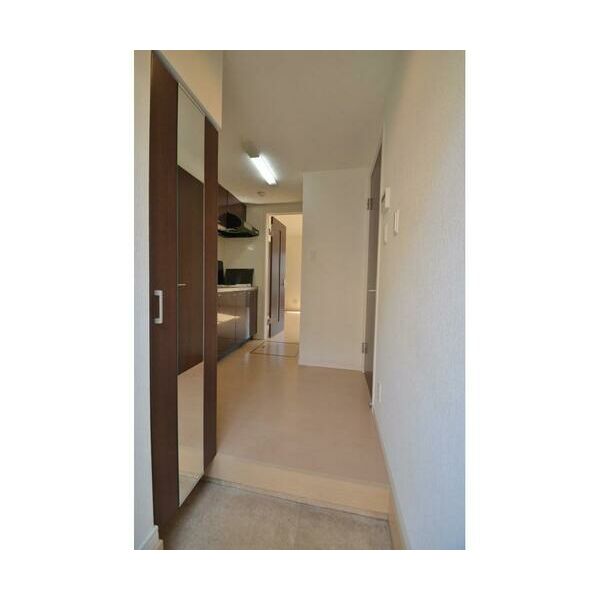 メゾン寺前 玄関