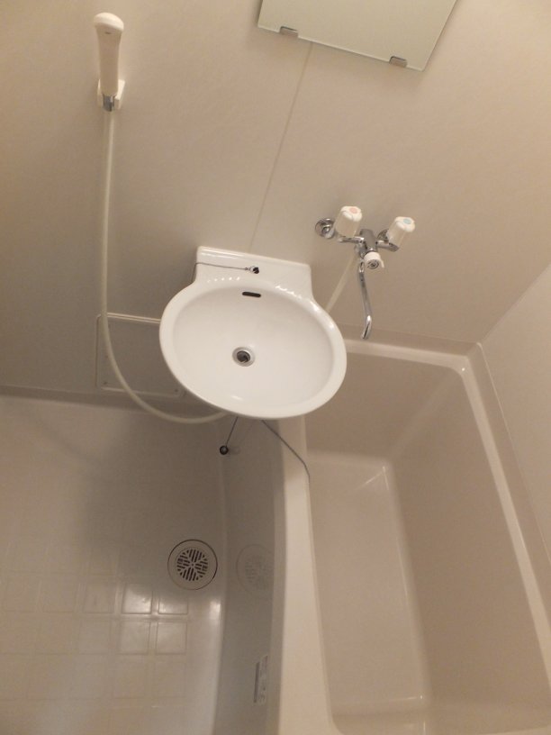 レオパレスカナスギ303号室 お風呂