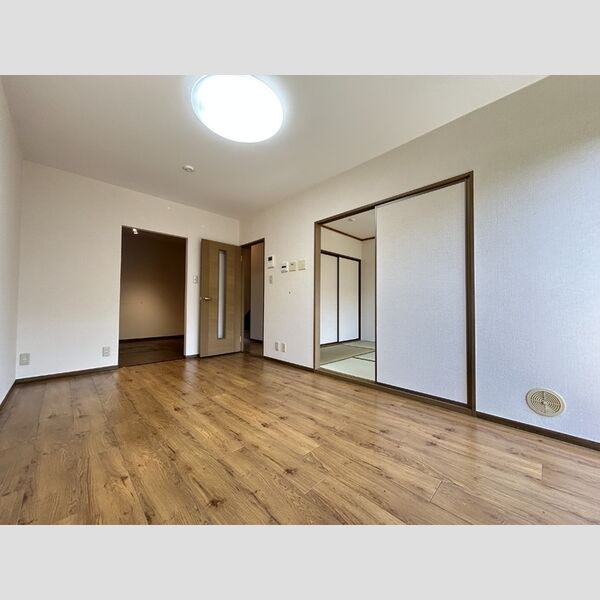 ロイヤルガーデン　壱～七番館3102号室 LDK12帖(別角度)