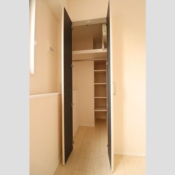 ポルト ドゥ ヴァンドーム 洋室クローゼット