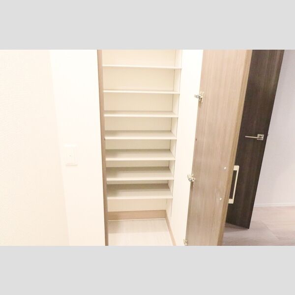 プライムヒル101号室 玄関