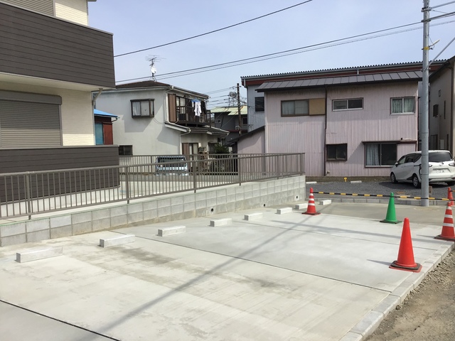 ルミナス 駐車場