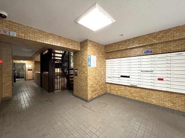 ライオンズマンション三鷹さくら通り エントランス