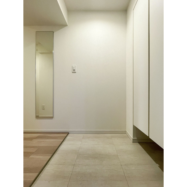 コスモグラシア両国レジデンス 玄関