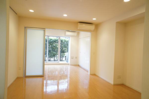 Ｂｒｉｌｌｉａ　ｉｓｔ　三軒茶屋　ブラッサムテラス1階 リビング