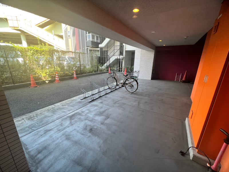 GROWS西横浜6階 駐輪場
