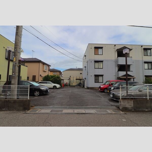 グリーンパークマルオカ307号室 駐車場