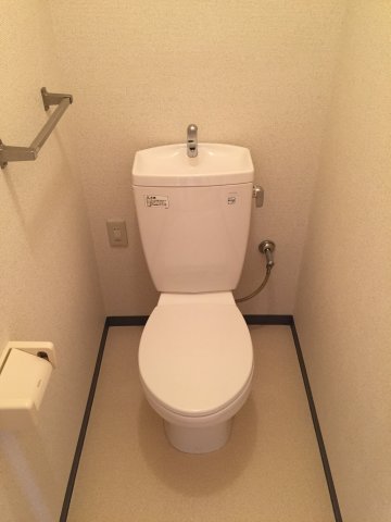 エスタシオンドーゼ0302号室 トイレ