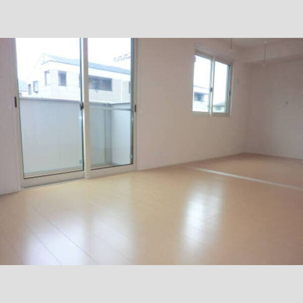 ロイヤルガーデンKIRINOKI　Ⅱ リビング