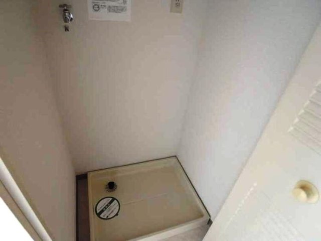 グローリア初穂横浜 室内洗濯機置場