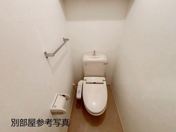 グランモアA棟101号室 トイレ