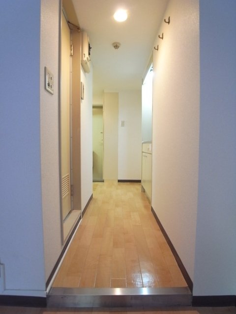 スカイコート世田谷若林 玄関