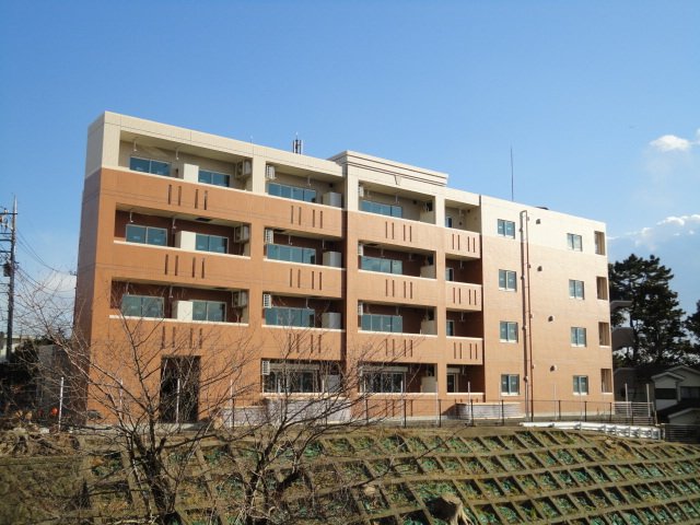 フローレンス東寺尾 外観写真（昼）