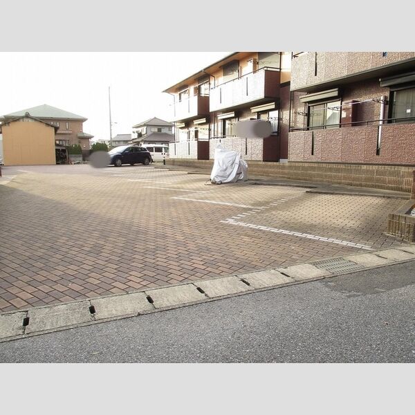 ウエストヒルズ　壱・弐番館 駐車場