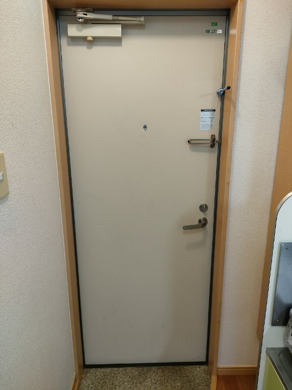 ロトント2階 玄　関