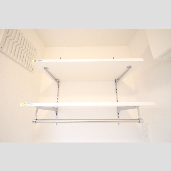 セレスティア大谷田311号室 洗面所可動棚