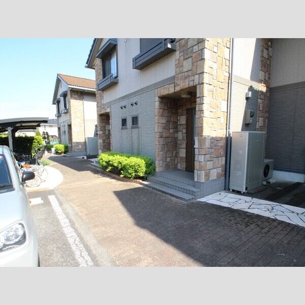 Green Forest聖蹟E102号室 エントランス