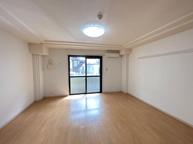 ラッフィナート田園102号室 洋室