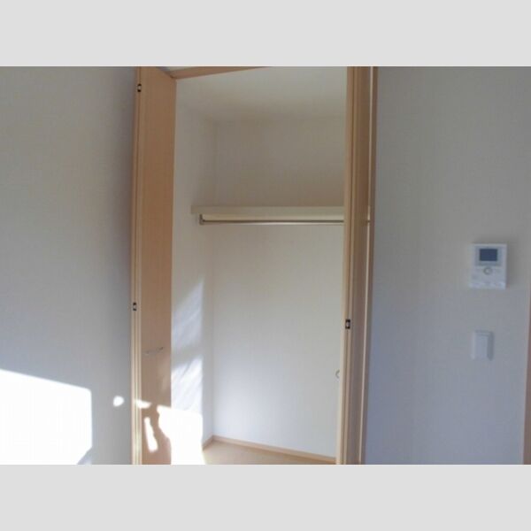 エムグランデ　Ⅰ205号室 洋室6帖　クローゼット