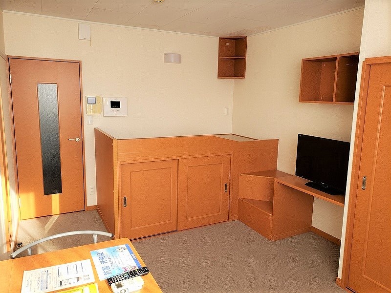 レオパレスリブェールⅡ201号室 リビング