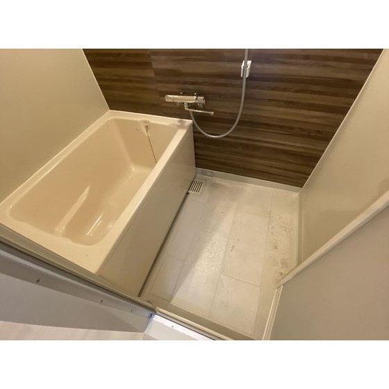 ロイヤルフラット野毛山壱番館703号室 お風呂