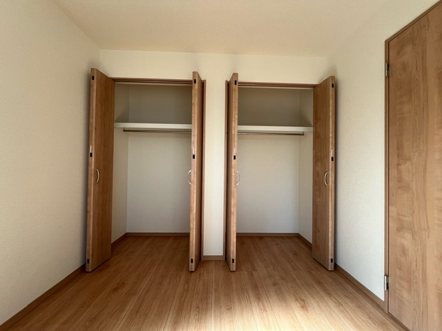 パークサイドA号室 収納