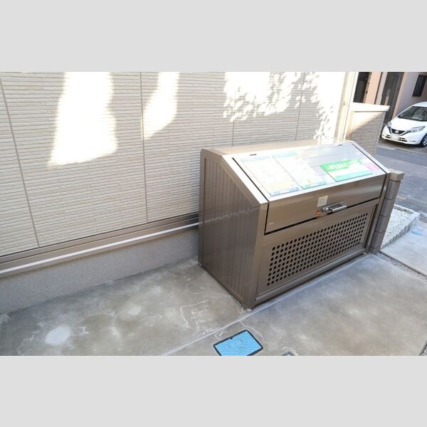 ディール川口 ゴミストッカー