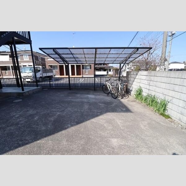 エステートM205号室 駐輪場