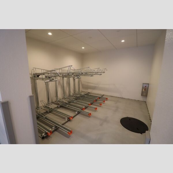 アーバンシャトー千葉中央502号室 駐輪場