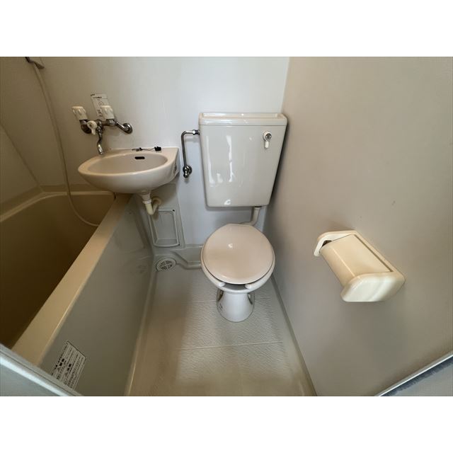 ヴェール･ド･モア102号室 清潔感のある浴室