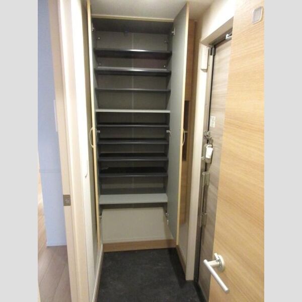 アンジュール高松 玄関