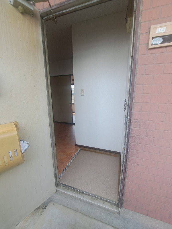パールハイツ1階 玄関