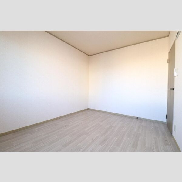 ドエル福島　B101号室 東側洋室