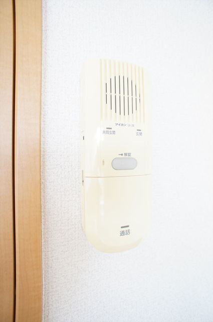 マリンパレス登戸0805号室 インターホン