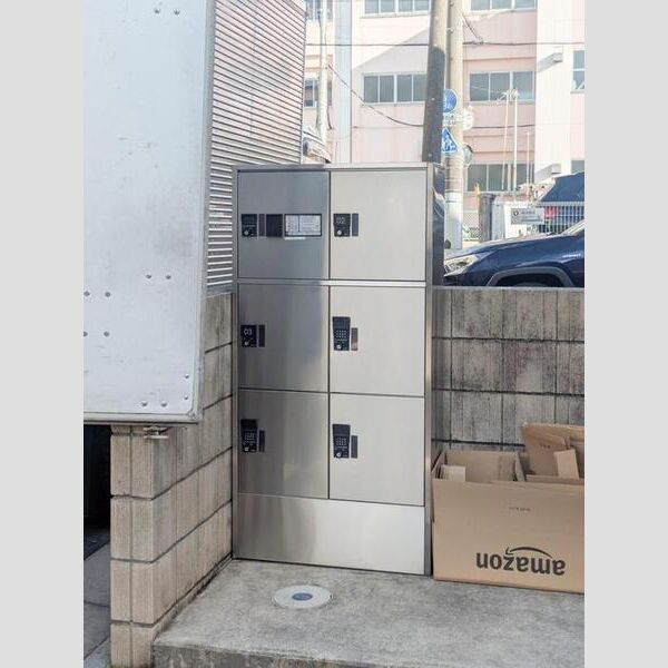 フェアリーシャトー303号室 宅配ボックス